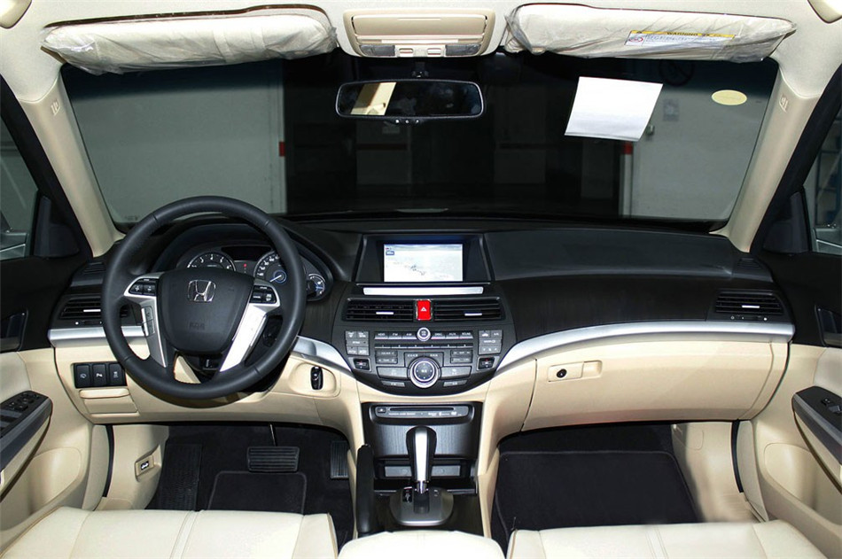 2012款歌诗图2.4L自动豪华版