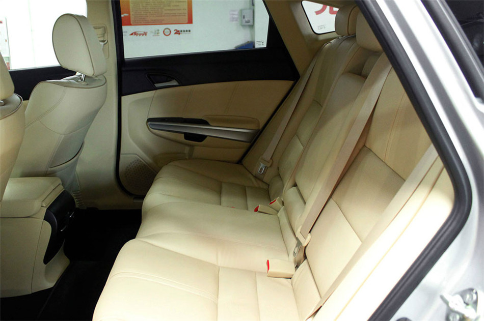 2012款歌诗图2.4L自动豪华版