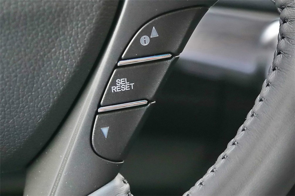 2014款 2.4L AT 豪华导航版 内饰