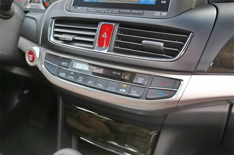 2014款 2.4L AT 豪华导航版 内饰