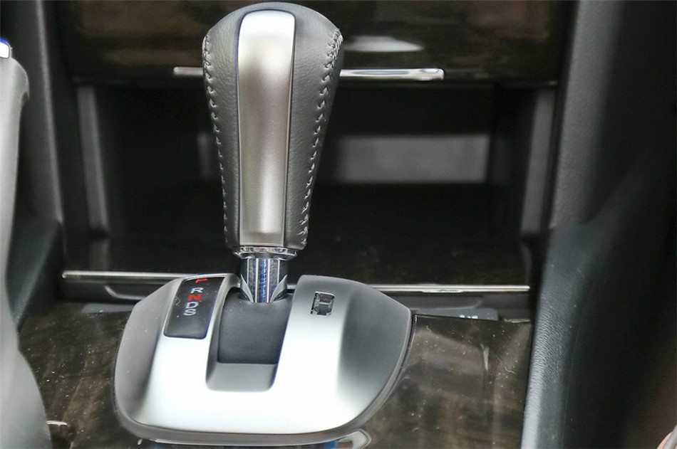 2014款 2.4L AT 豪华导航版 内饰