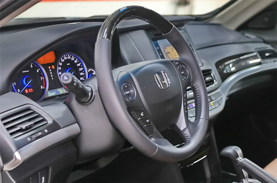 2014款 2.4L AT 豪华导航版 内饰