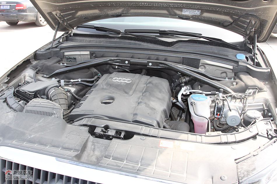 发动机、后备箱及悬挂