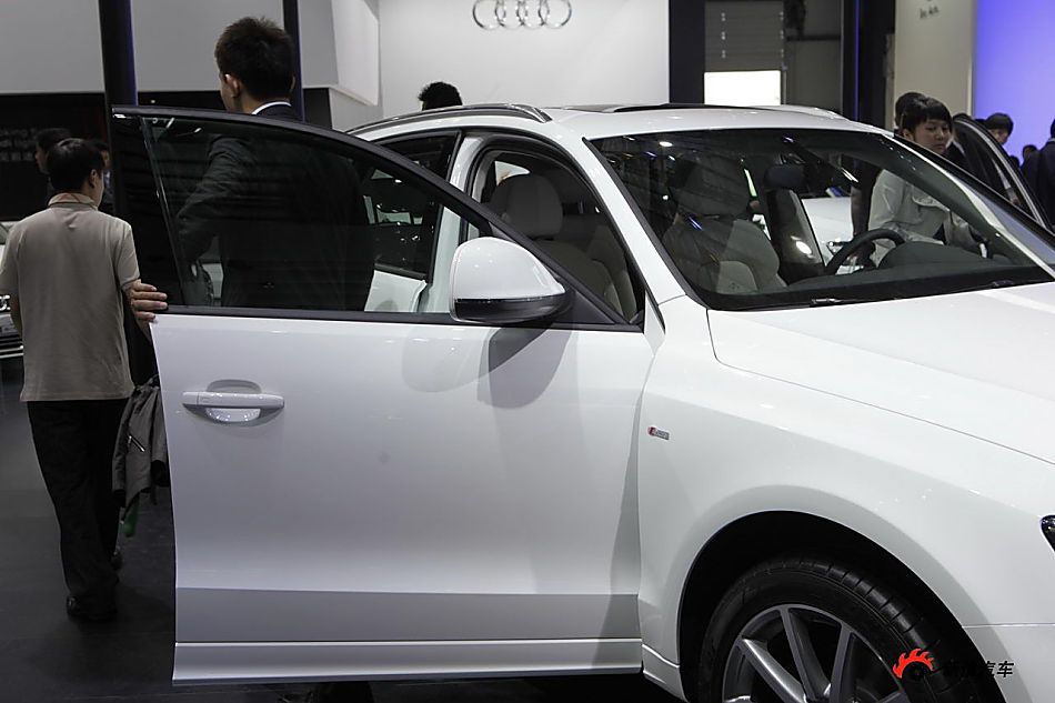 奥迪Q5 3.2 quattro