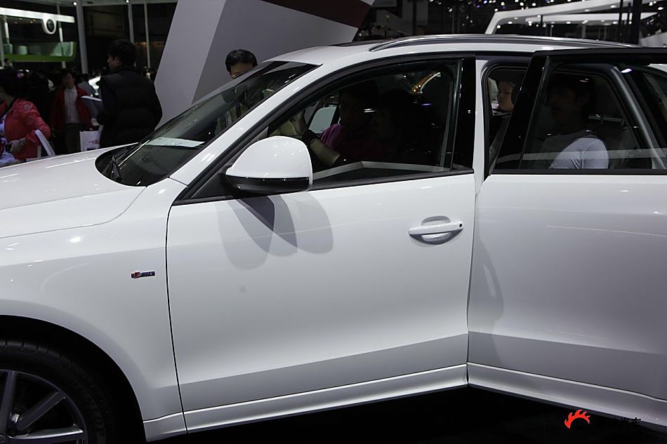 奥迪Q5 3.2 quattro