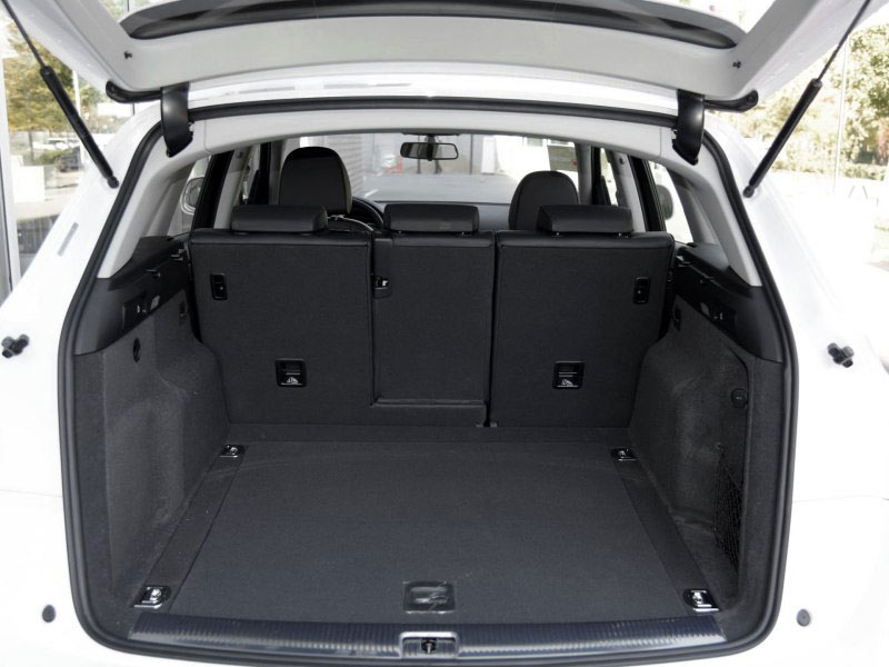 2016款 40 TFSI 技术型 座椅空间