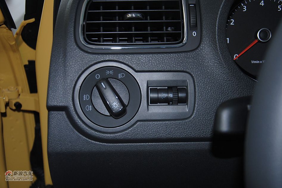 2011款POLO致尚版1.4自动