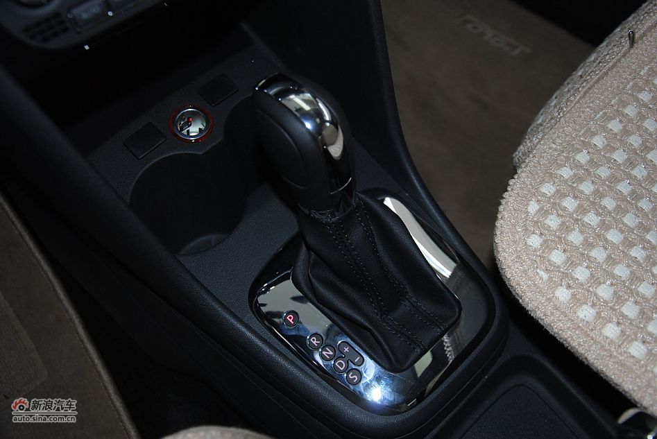 2011款POLO致酷版1.6自动