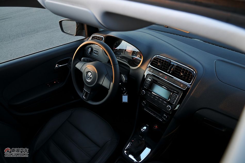 2011款POLO致酷版1.4L自动内饰