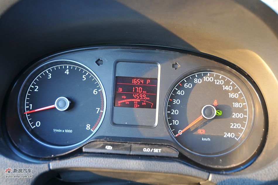 2011款POLO致酷版1.4L自动内饰