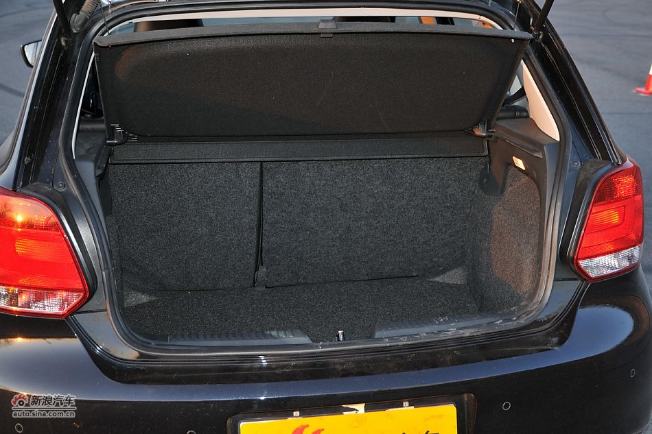 2011款POLO致酷版悬挂