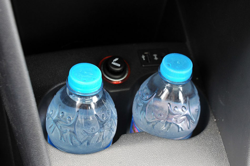 2014款 1.6L 自动豪华版 内饰