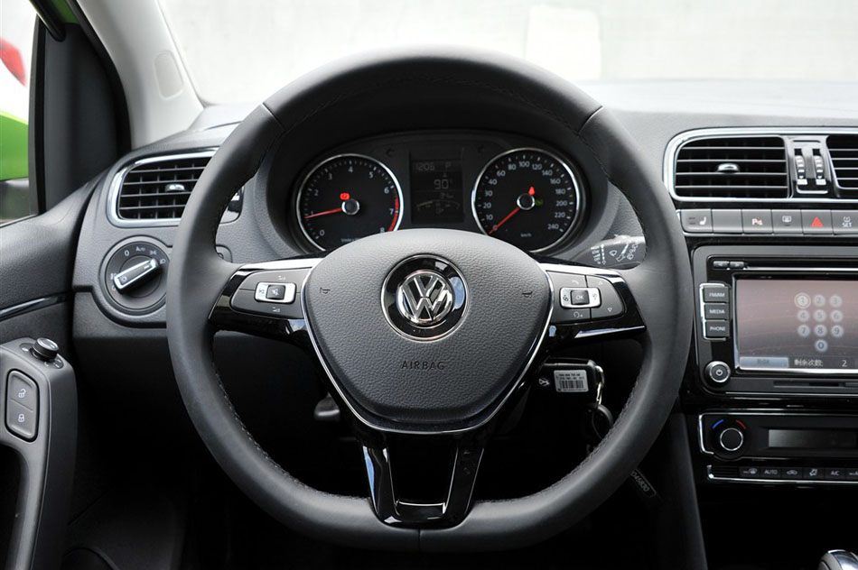 2014款 1.6L 自动豪华版 内饰