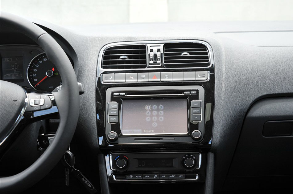 2014款 1.6L 自动豪华版 内饰