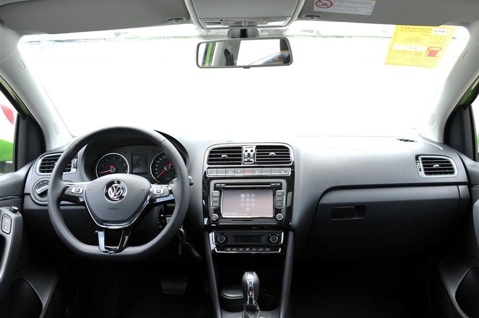 2014款 1.6L 自动豪华版 内饰