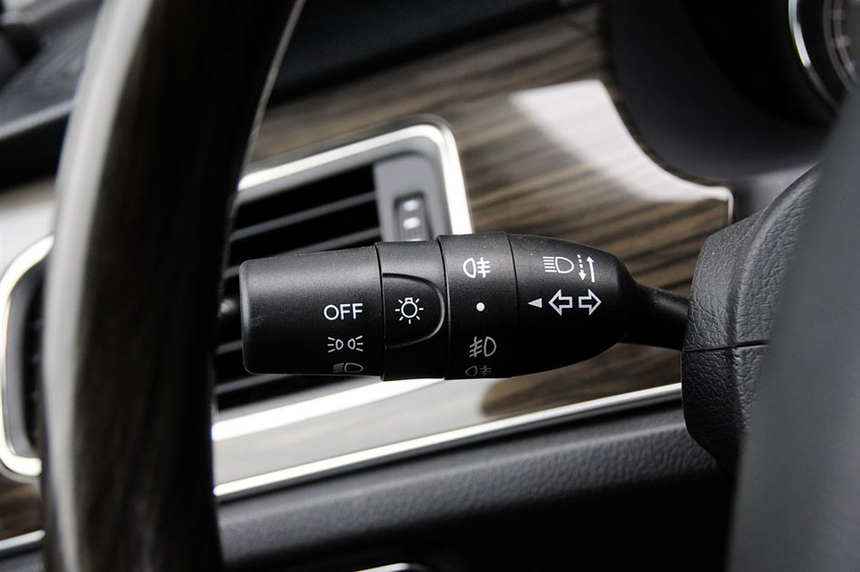 2014款 升级版 1.5T 手动时尚型 内饰