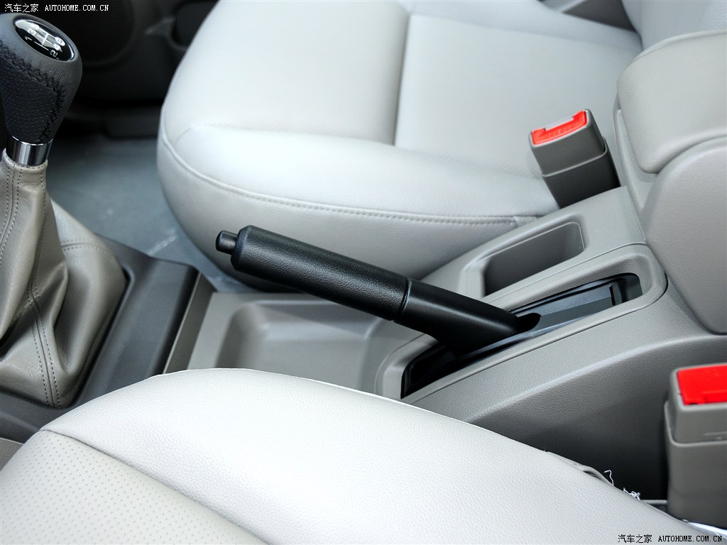 风骏5 2011款 2.8L MT 商务版精英型 内饰