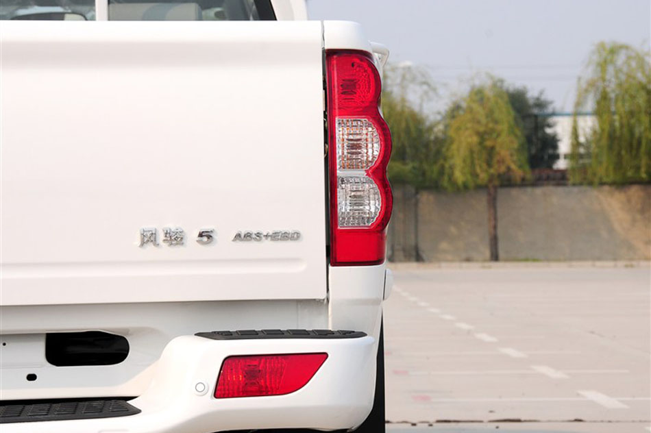 风骏5 2011款 2.8L MT 商务版精英型 细节