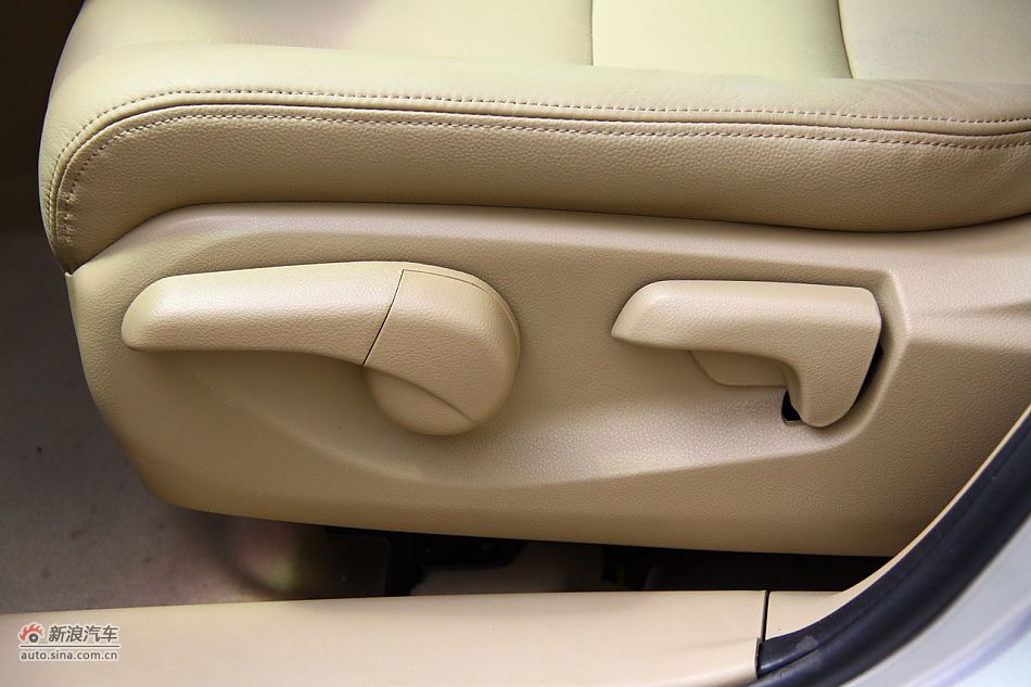 哈弗H6座椅空间