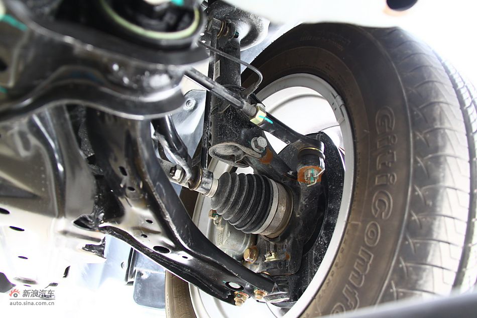 哈弗H6引擎底盘