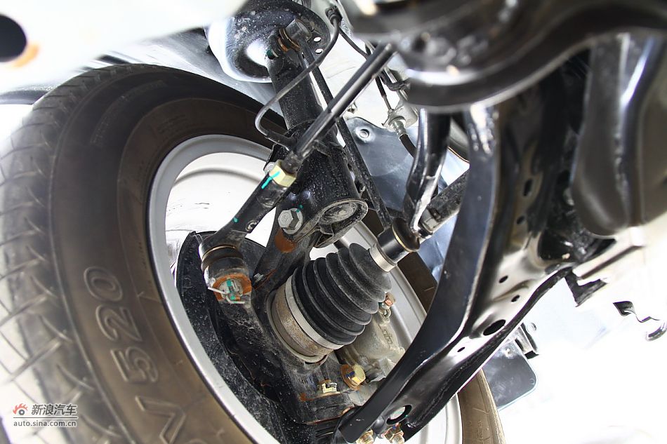 哈弗H6引擎底盘