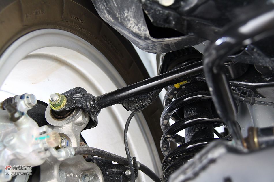 哈弗H6引擎底盘