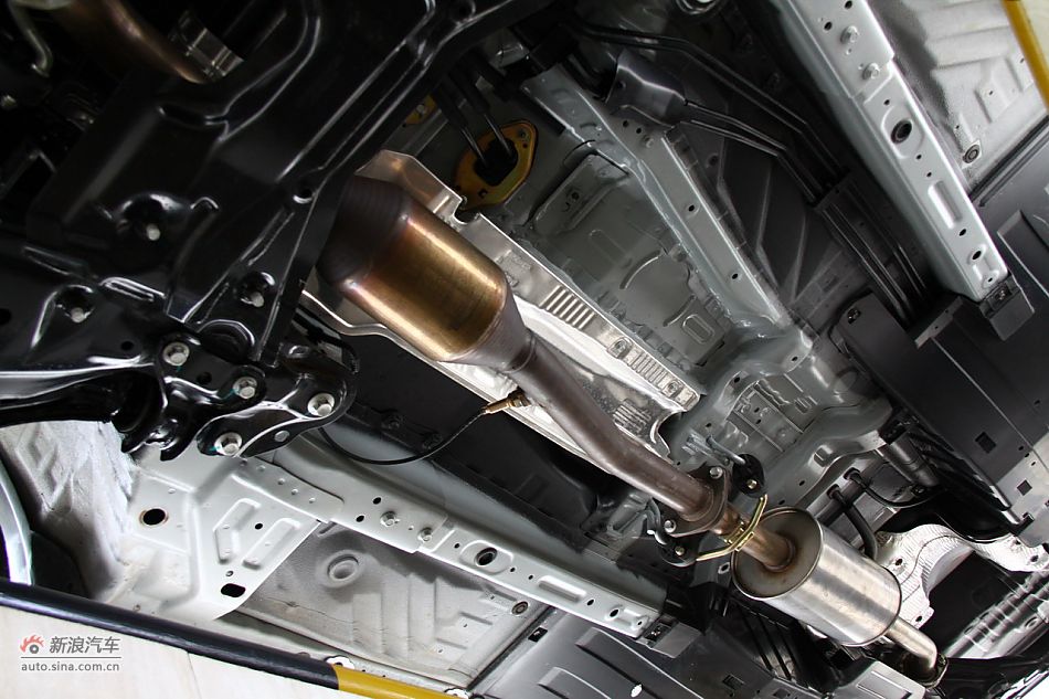 哈弗H6引擎底盘