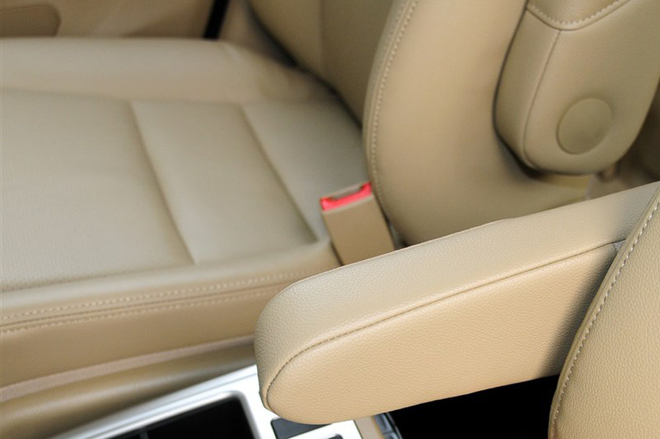 2013款1.5T 手动四驱精英型 内饰
