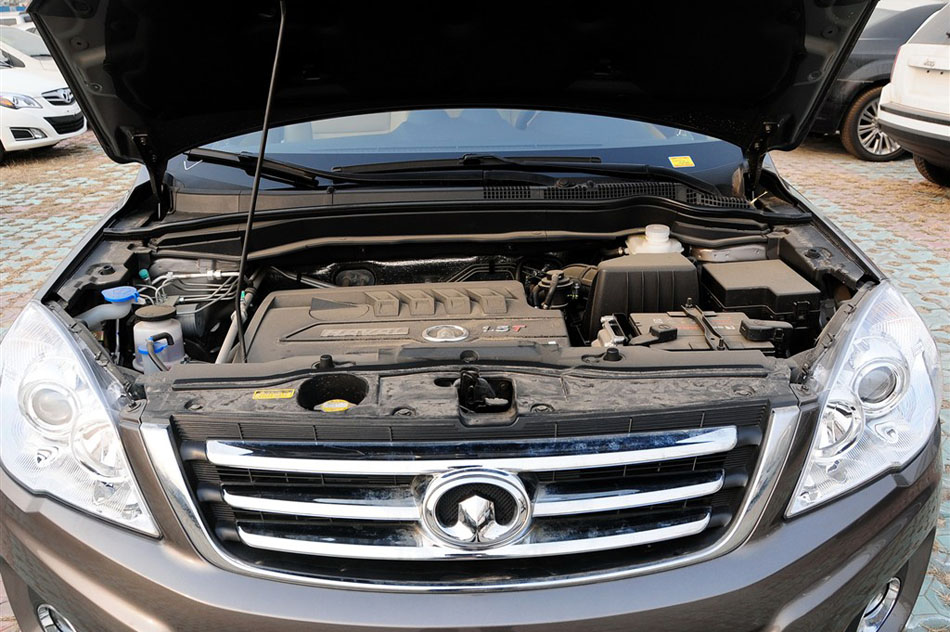 2013款1.5T 手动四驱精英型 引擎底盘