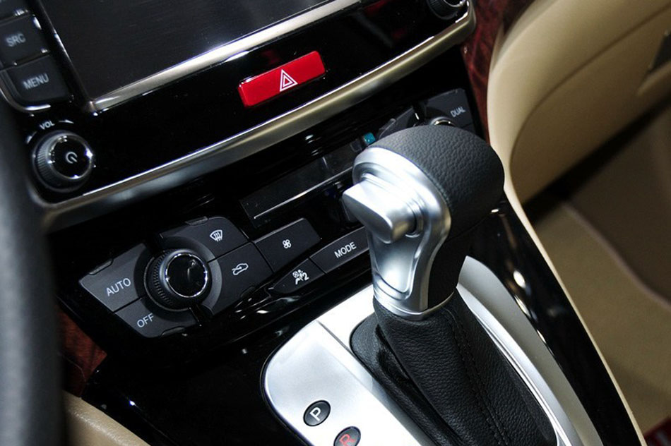 2013款哈弗H6运动版 内饰