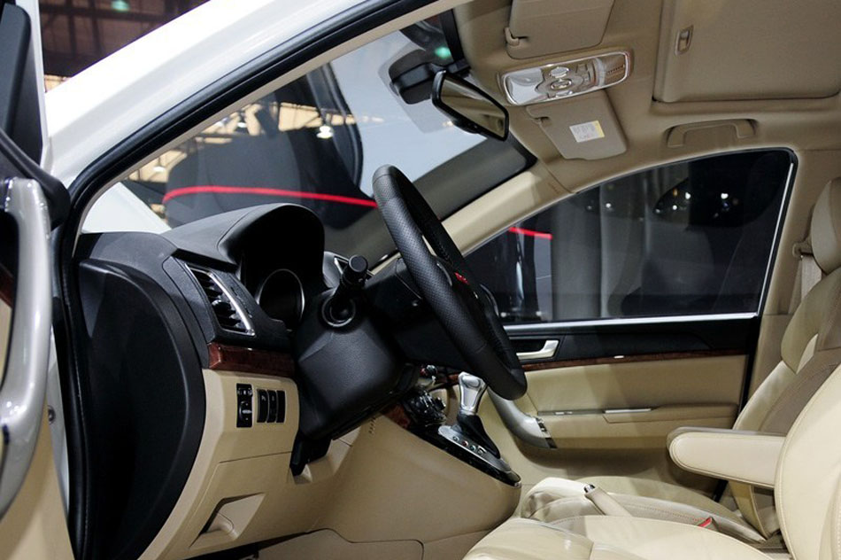 2013款哈弗H6运动版 空间