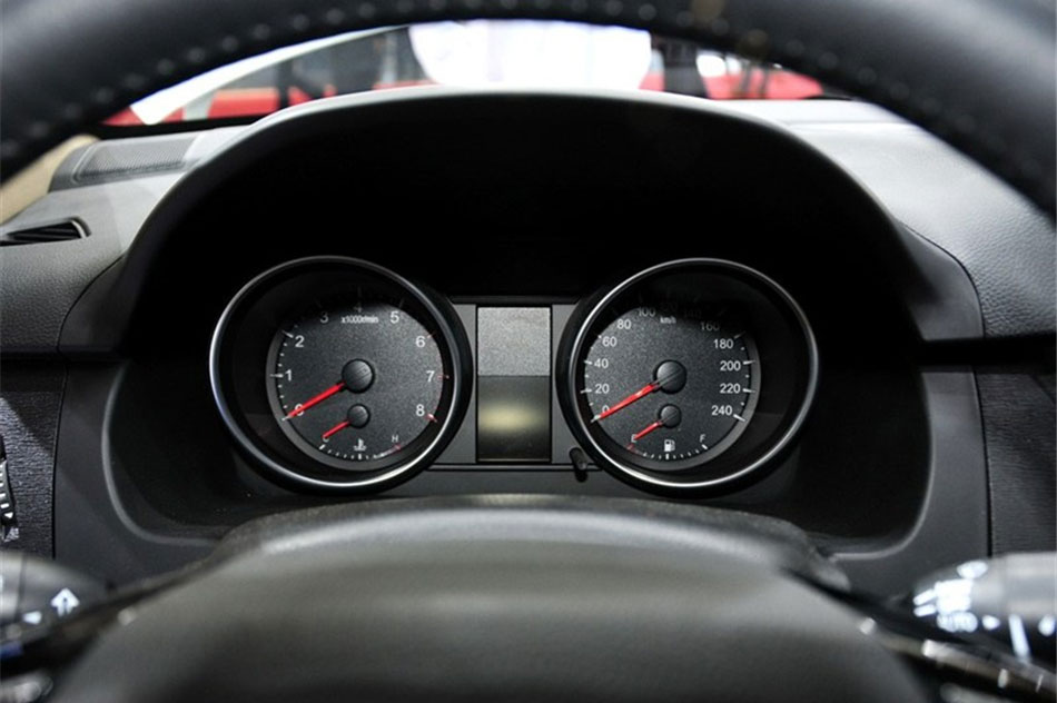 2013款哈弗H6运动版1.5T手动两驱尊贵型