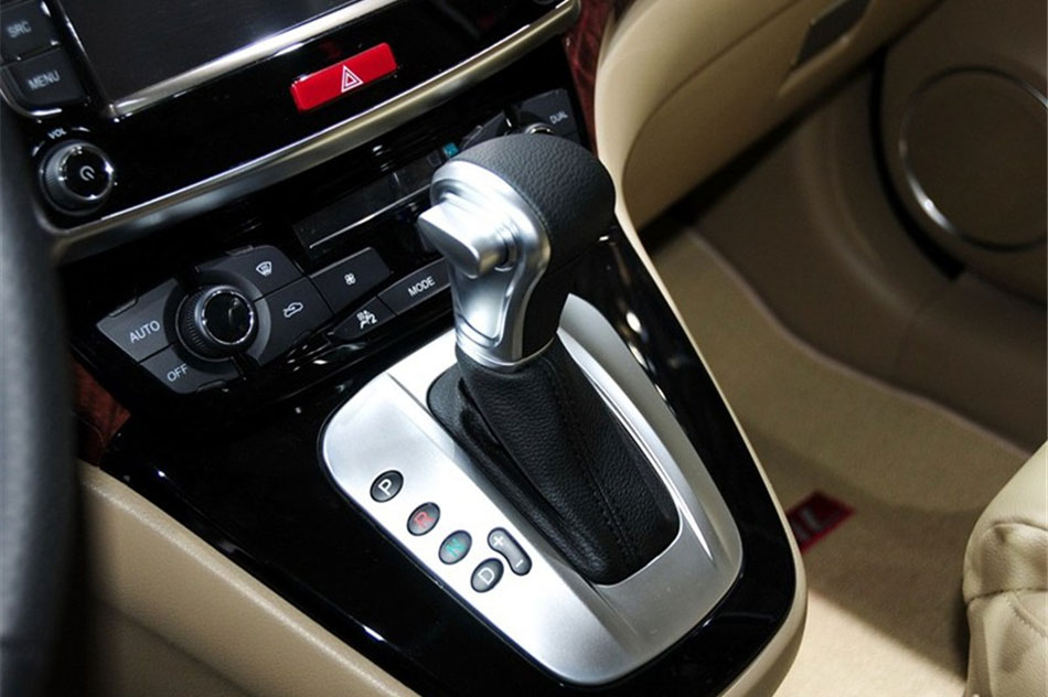 2013款哈弗H6运动版1.5T手动两驱尊贵型