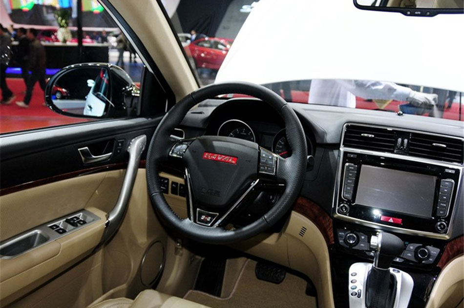 2013款哈弗H6运动版1.5T手动两驱尊贵型