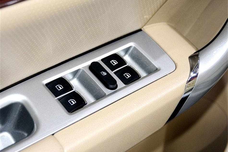 2013款哈弗H6运动版1.5T手动两驱尊贵型