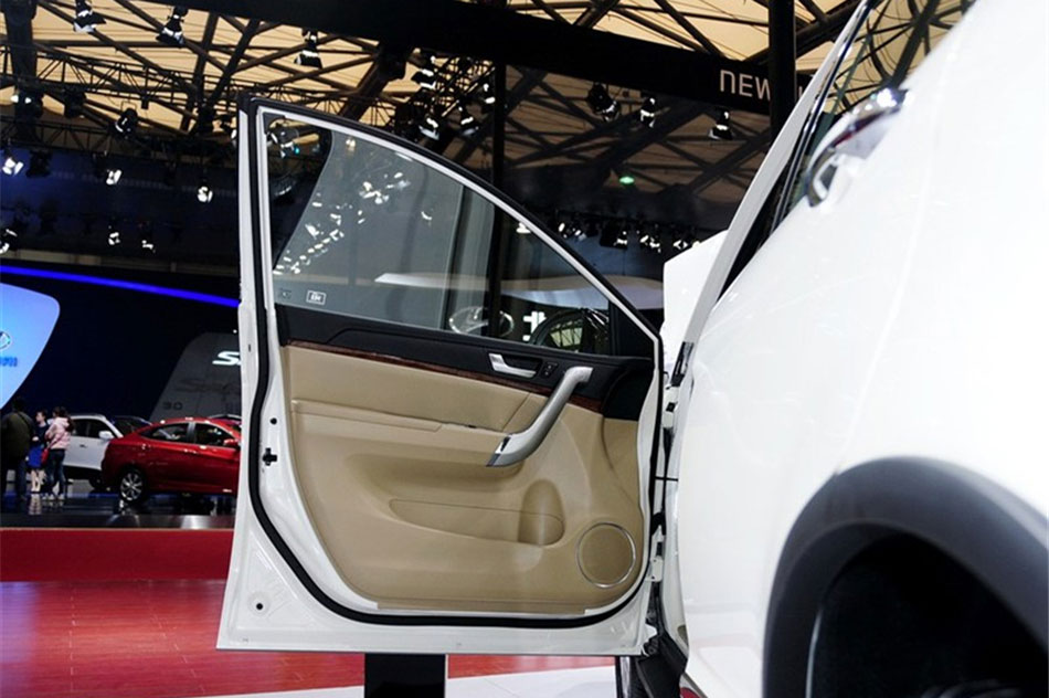 2013款哈弗H6运动版1.5T手动两驱尊贵型