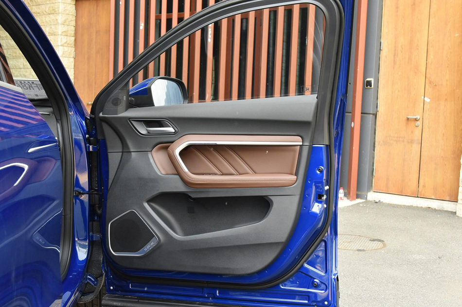 2018款 换代 红标 1.5T 自动超豪型 座椅空间