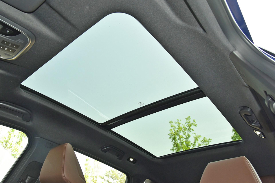 2018款 换代 红标 1.5T 自动超豪型 座椅空间