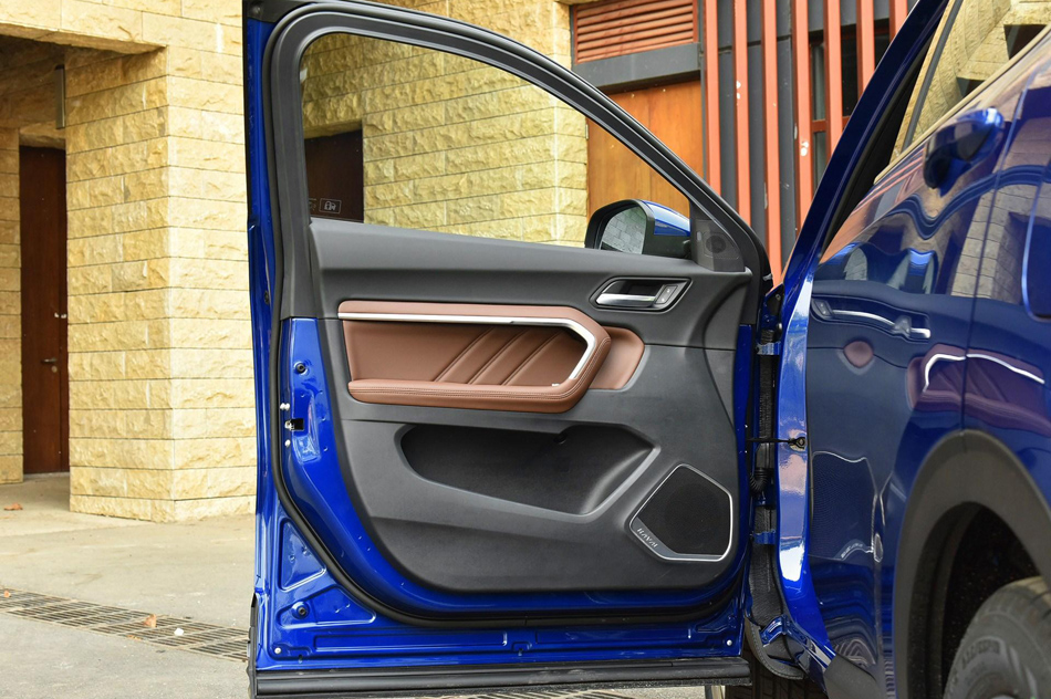 2018款 换代 红标 1.5T 自动超豪型 座椅空间