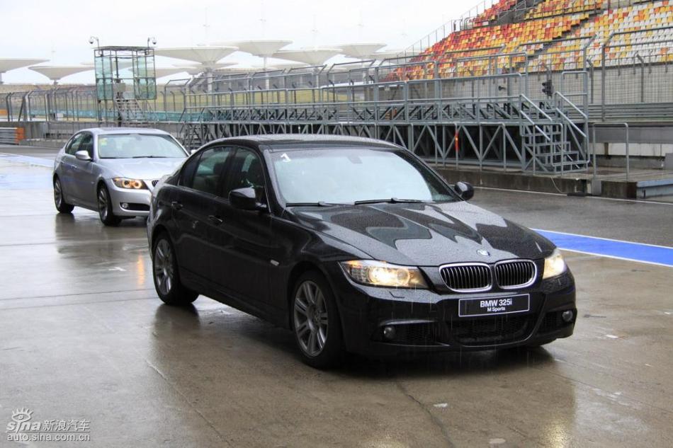 BMW 325i M运动型外观实拍图