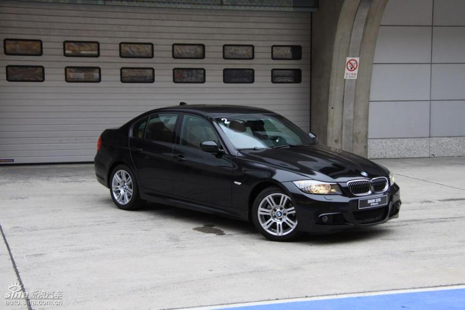 BMW 325i M运动型外观实拍图