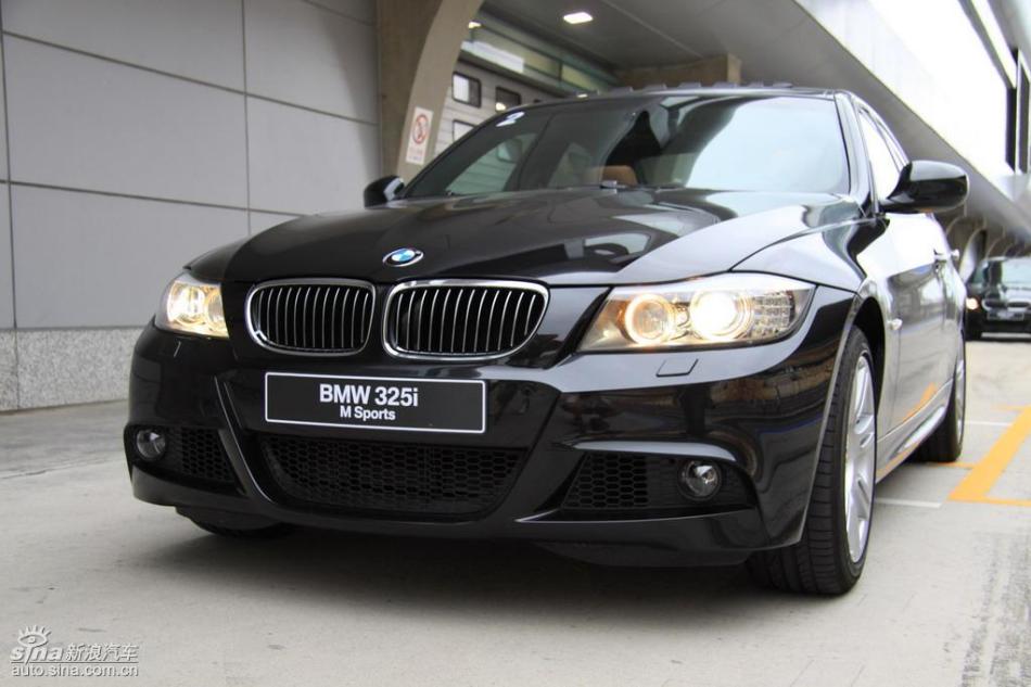BMW 325i M运动型外观实拍图