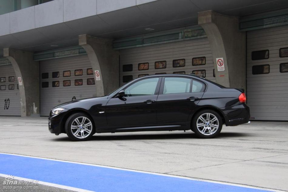 BMW 325i M运动型外观实拍图