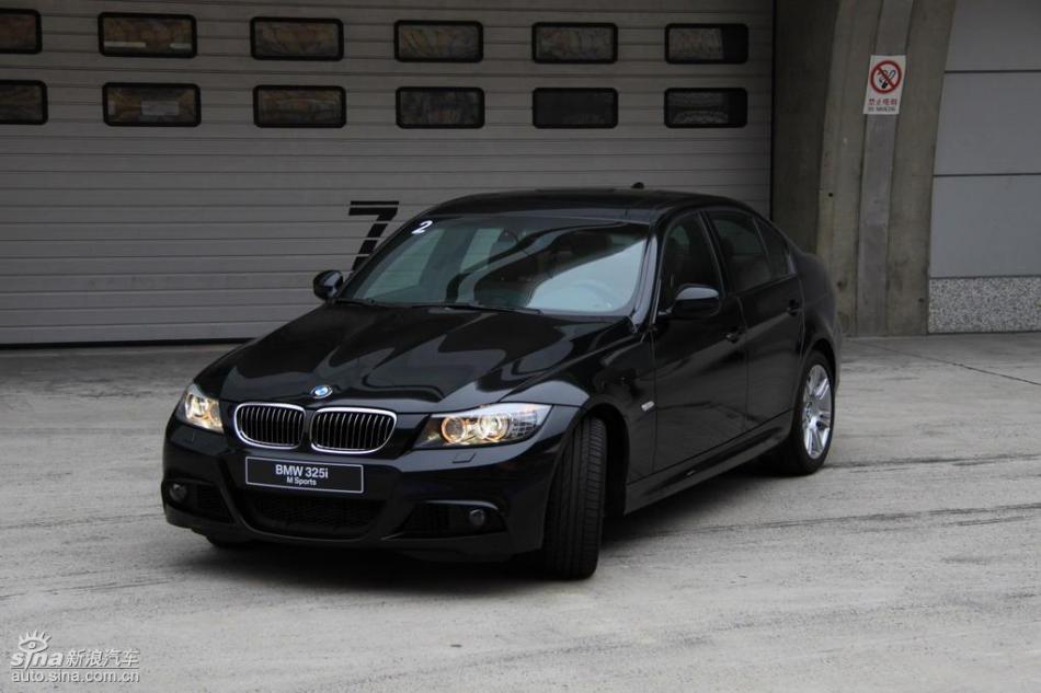 BMW 325i M运动型外观实拍图