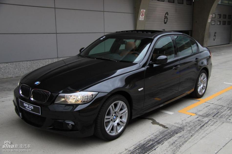 BMW 325i M运动型外观实拍图