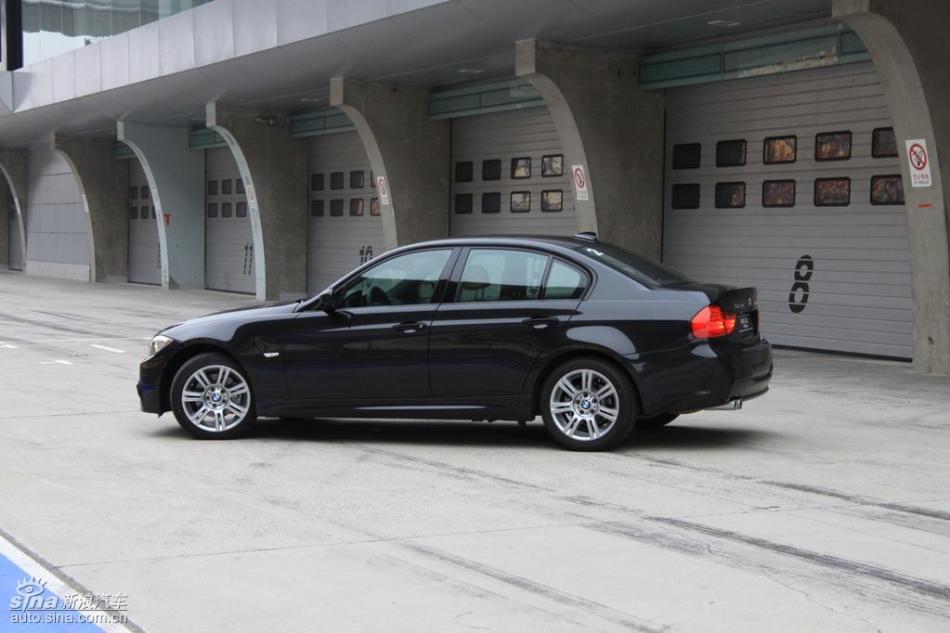 BMW 325i M运动型外观实拍图