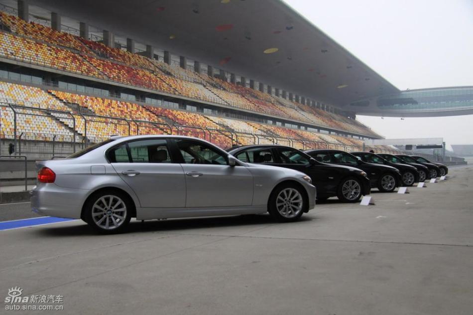 BMW 325i M运动型外观实拍图