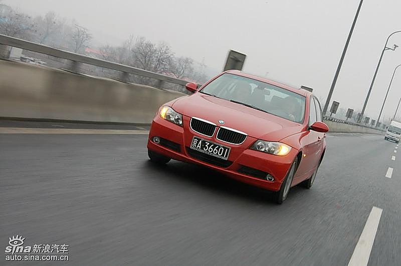 宝马320i手动挡动态