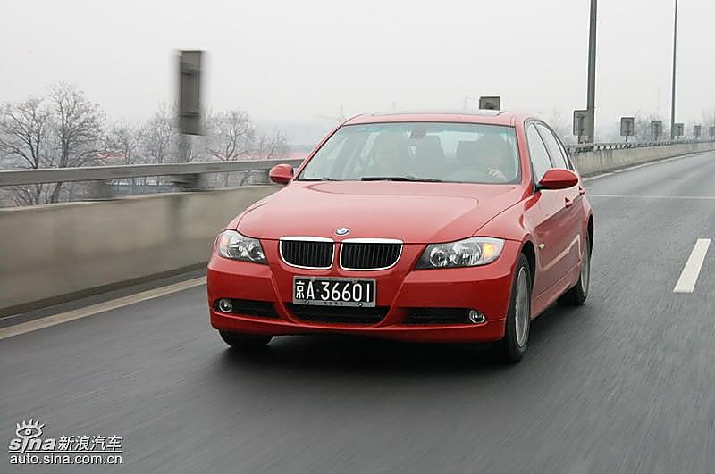 宝马320i手动挡动态