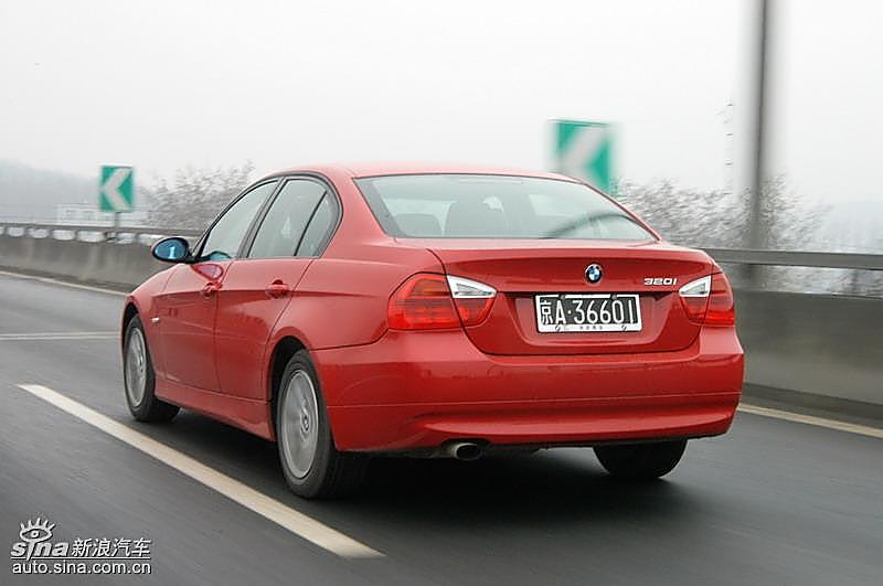 宝马320i手动挡动态